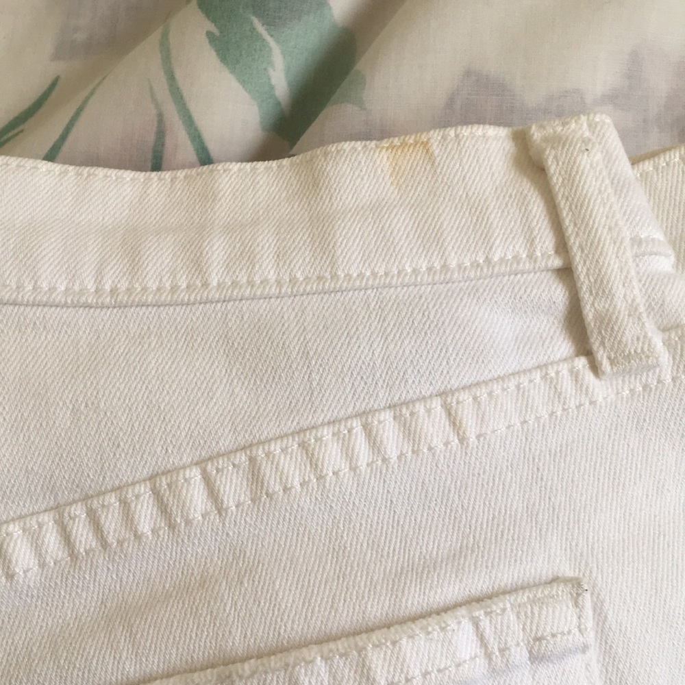 L’agence Balboa Distressed Shorts $225 White - Picture 4 of 4